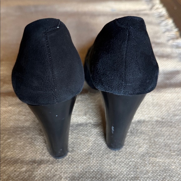 BCBG paris black suede Heels - Picture 6 of 9